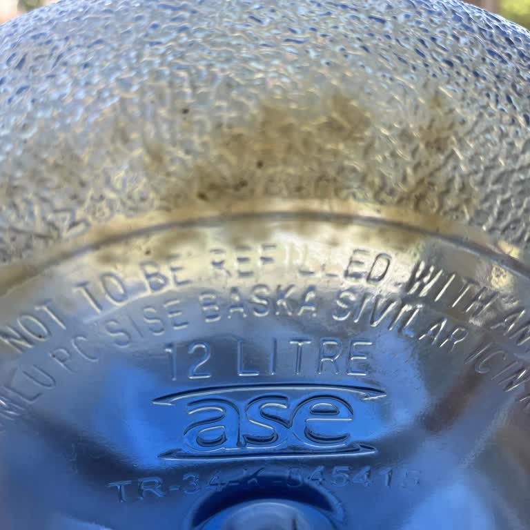 Kirli Ve Tortulu Kalabak Su Bidonları Teslim Edildi