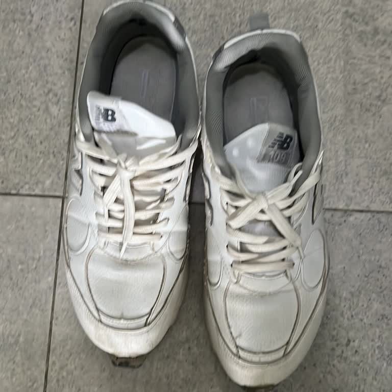 Aldığım New Balance Ayakkabı Kısa Sürede Deforme Oldu Ve Koku Yaptı, Amazon Destek Olmadı