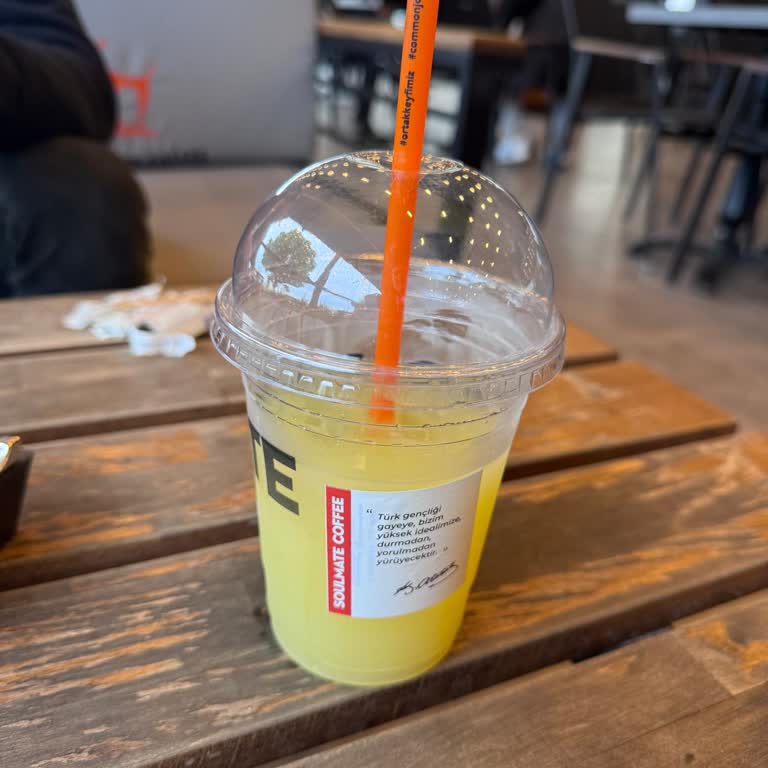 Soulmate Cafe'de Limonata Ve Çalışan İlgisizliği Mağduriyeti