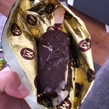 Aldığım Magnum Classic Dondurmanın Görünümü Ve Tadı Bozuk Çıktı