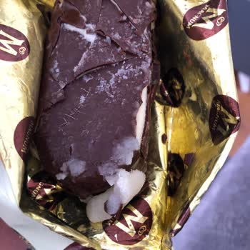 Aldığım Magnum Classic Dondurmanın Görünümü Ve Tadı Bozuk Çıktı