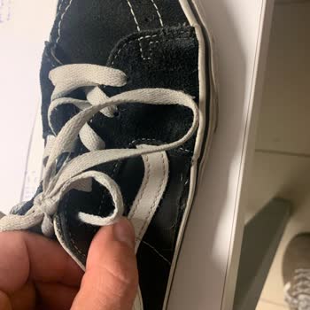 Vans Ayakkabıda Üretim Hatası Ve Yetersiz Müşteri Hizmeti Nedeniyle Mağduriyet