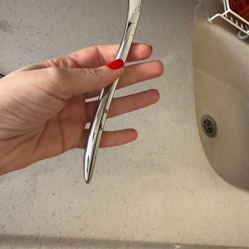 Ich habe Karaca Elegance gekauft die Messer rosten ständig nach dem Spülen!