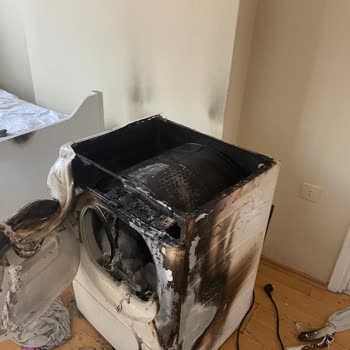 Kurutma Makinesi Çalışırken Yanmaya Başladı Evimiz Tehlike Atlattı