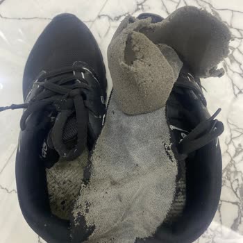 Aldığım Hummel Ayakkabılar Kusurlu Çıktı, Firma Sorunumu Çözmüyor