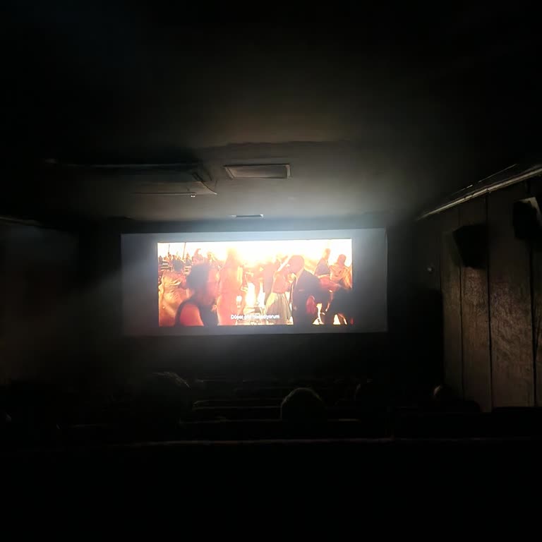 Sinema Salonunda Temizlik Ve Teknik Sorunlar Film Keyfini Bozdu