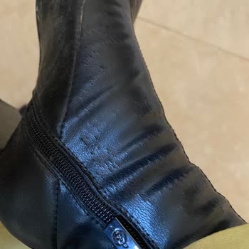 Minderwertigen Stradivarius Stiefeletten schon nach 10 Mal Tragen kaputt