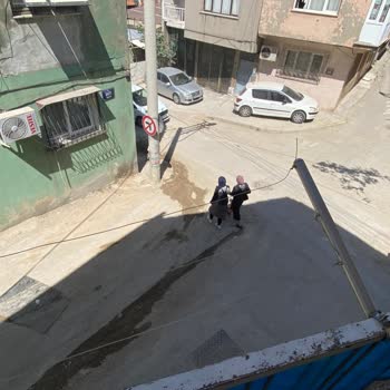 Yarım Kalan Doğalgaz Çalışması Mahallede Toz Ve Sorunlara Neden Oluyor