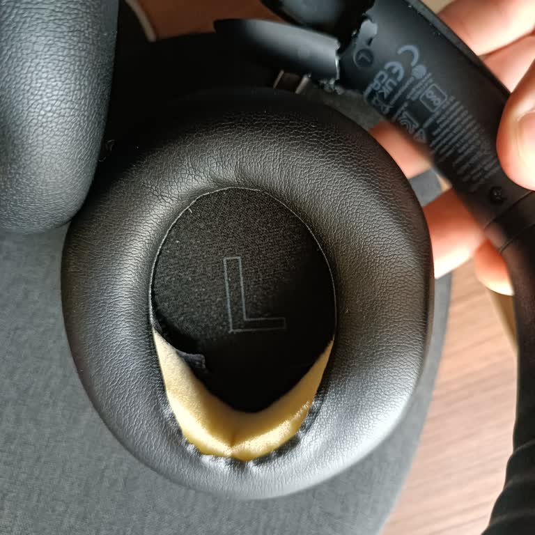 Anker Auriculares, solicito soporte técnico por rotura y desprendimiento