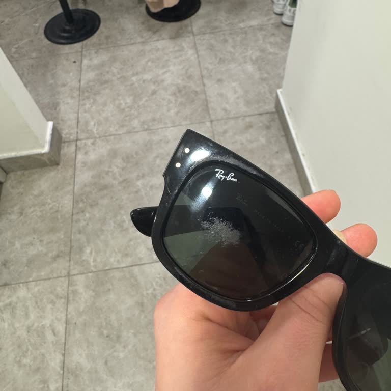 Rayban Gözlük Camı Kolayca Çizildi, Garanti Kapsamı Ve Yüksek Değişim Ücreti Hayal Kırıklığı Yarattı