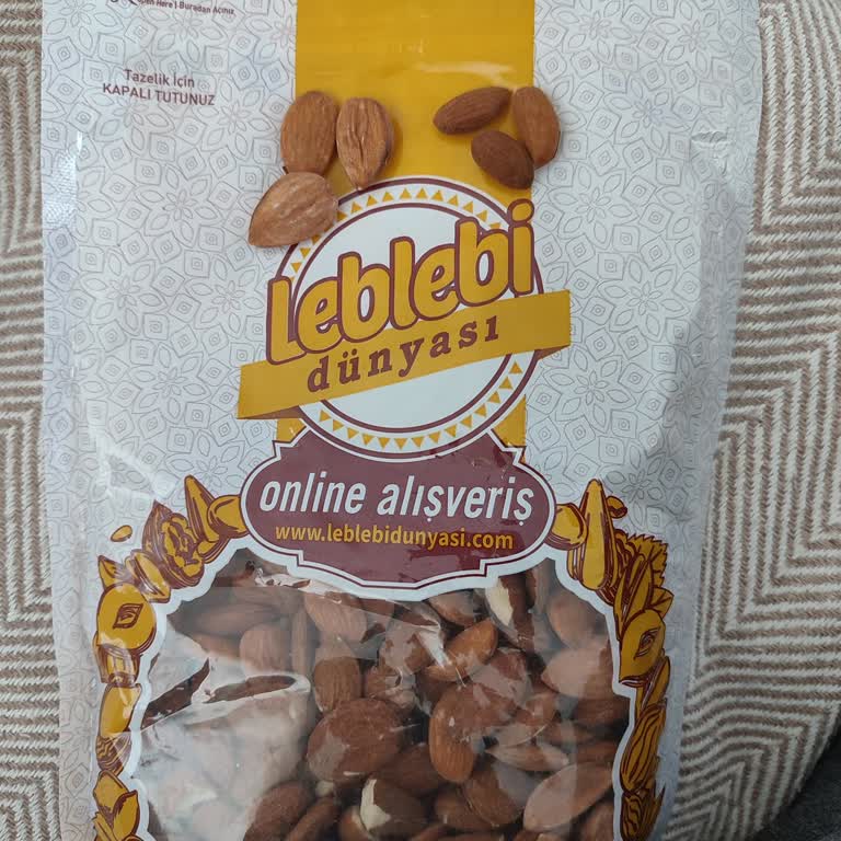 Leblebi Dünyası Serinhisar Çiğ Badem İçi İçerisinde Çok Sayıda Kayısı Çekirdeği İçi Çıktı