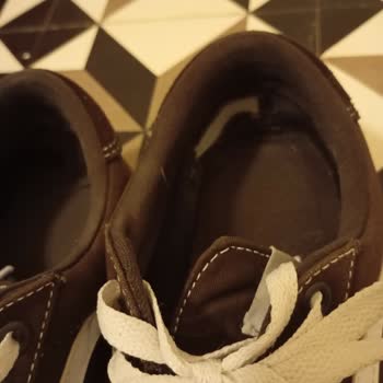 Kısa Sürede Yıpranan Vans Ayakkabılar İçin Değişim Talebi