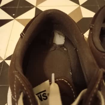 Kısa Sürede Yıpranan Vans Ayakkabılar İçin Değişim Talebi