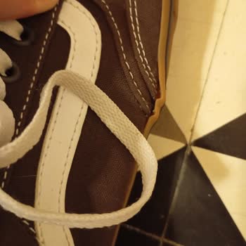 Kısa Sürede Yıpranan Vans Ayakkabılar İçin Değişim Talebi