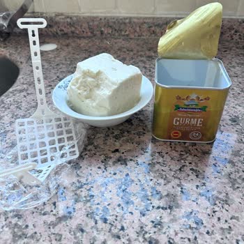 Premium Ezine Peynirinde Yoğun Koku Ve Mağduriyet