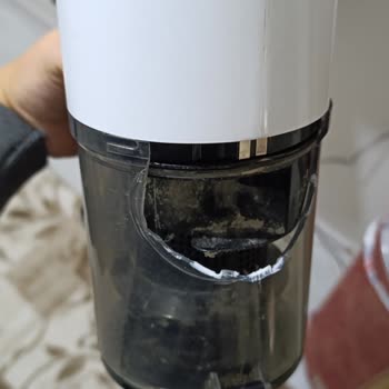 Hediye Elektrikli Süpürgenin Haznesi 7 Ayda Kırıldı Garanti İşe Yaramıyor