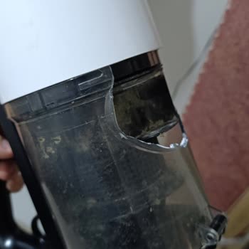 Hediye Elektrikli Süpürgenin Haznesi 7 Ayda Kırıldı Garanti İşe Yaramıyor
