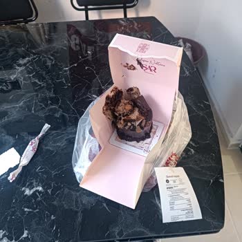 Doğum Günü Pastası Siparişim Eksik Ve Kullanılamaz Geldi, Müşteri Hizmetlerine Ulaşamıyorum