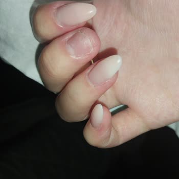 Protez Tırnaklar Kısa Sürede Bozuldu, Kaba Tavır Ve Ek Ücret Talebiyle Karşılaştım