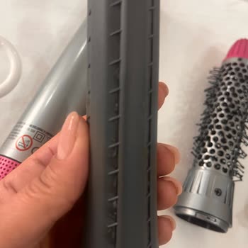 Saç Şekillendirici Cihaz Saç Dökülmesine Ve Arızalara Sebep Oldu