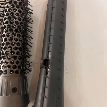 Saç Şekillendirici Cihaz Saç Dökülmesine Ve Arızalara Sebep Oldu