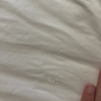 İpekyol Tişörtlerde Delik Sorunu Ve Yetersiz Müşteri Desteği