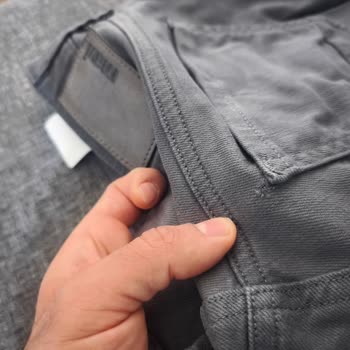 Mavi Pantolonun Kısa Sürede Yırtılması Kaliteye Güvenimi Sarstı