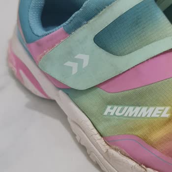 Hummel Refused to Replace the Shoes That Fell Apart After Light Use