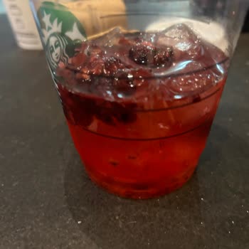 Starbucks Beykent'te Ürün İçeriğinde Standart Dışı Uygulama