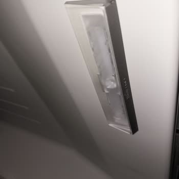 Bosch Buzdolabında Kısa Sürede LED Aydınlatma Arızası Ve Yetersiz Servis Desteği