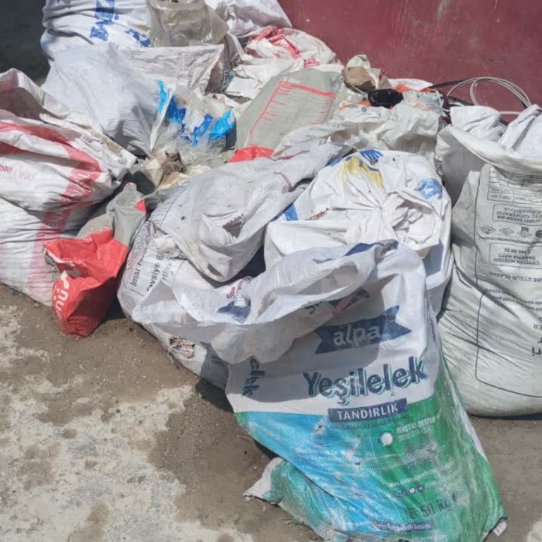 Adana Belediyesi Molozları 1.5 Aydır Almıyor!