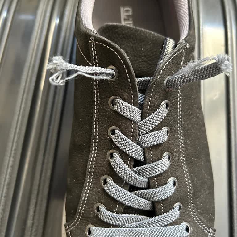 Deichmann Quality Issue: Broken Laces and Unacceptable Service