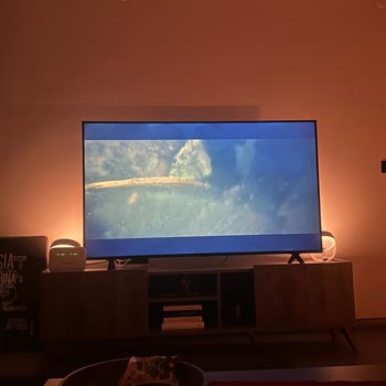 LG Nanocell TV'de Arka Aydınlatma Ve Panel Sorunu Nedeniyle İzleme Deneyiminin Bozulması