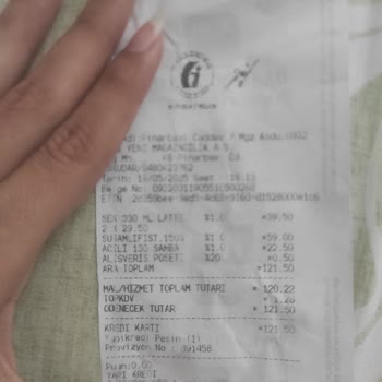 Tarihi Geçmiş Süt Ürünü Satışı Ve Sorumluluk Eksikliği