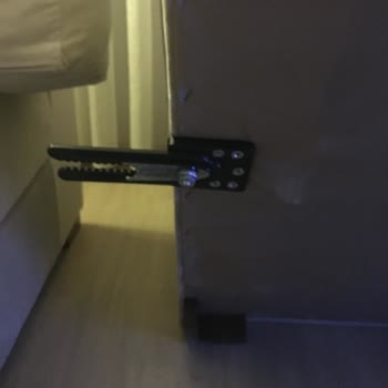 Koltuk Takımı Parçaları Sürekli Kayıyor, Çözüm Sunulmuyor