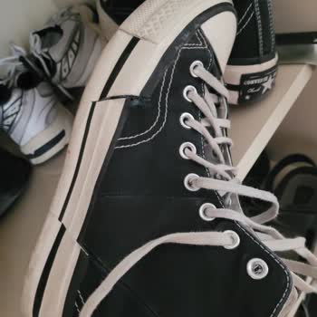 Converse Ayakkabıda Erken Deformasyon