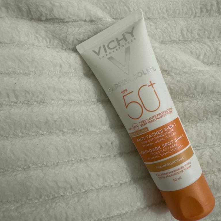 Vichy солнцезащитный крем: оттенок как тональный, не маскирует пятна