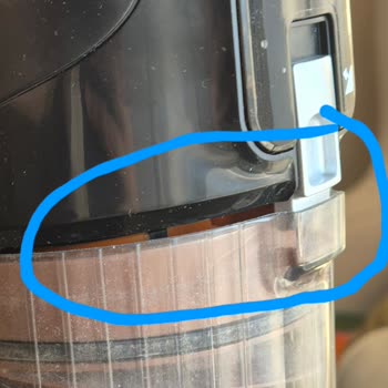 Süpürge Sürekli Duruyor Ve Toz Haznesi Tam Oturmuyor