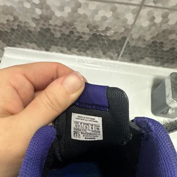 Reebok Ayakkabı İlk Kullanımda Dağıldı, Paramız Çöpe Gitti