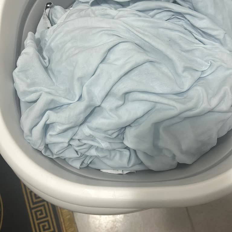 Rossmann Beyazlatıcı Ürün Beyazlarımı Maviye Boyadı, Kimse İlgilenmiyor