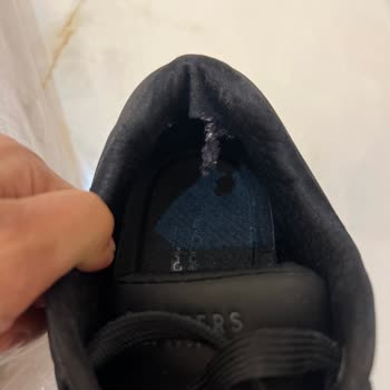 Skechers Ayakkabıda Aynı Yerden Yırtılma Sorunu Ve İlgisiz Müşteri Hizmetleri