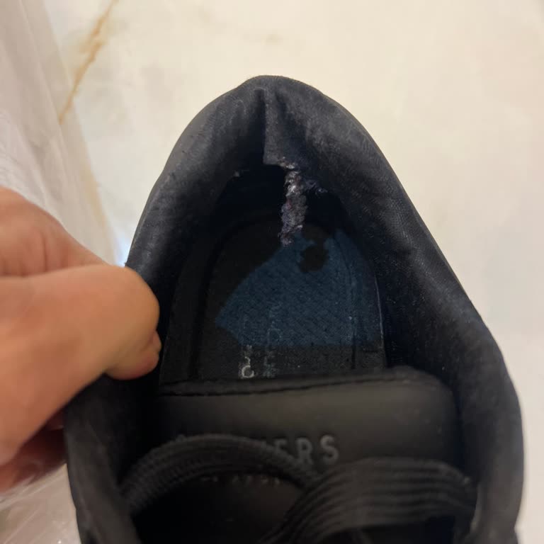 Skechers Ayakkabıda Aynı Yerden Yırtılma Sorunu Ve İlgisiz Müşteri Hizmetleri