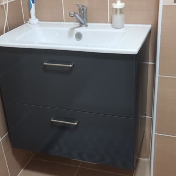 Dar Lavabo Tasarımı Ve Kullanım Sorunları Nedeniyle Büyük Hayal Kırıklığı