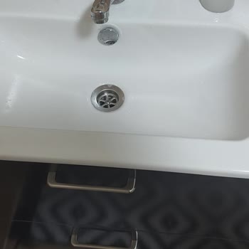 Dar Lavabo Tasarımı Ve Kullanım Sorunları Nedeniyle Büyük Hayal Kırıklığı