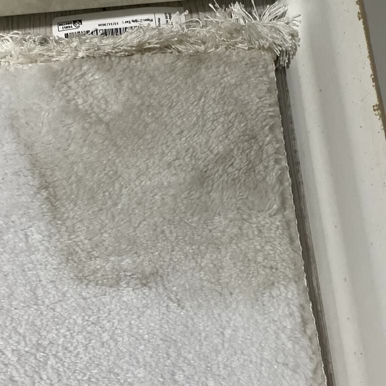 Teşhirdeki Lekeli Halı Gönderildi, Mağdur Edildik