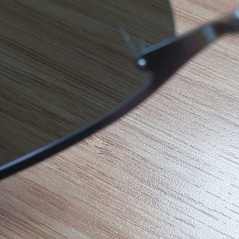 Garanti Kapsamında Değiştirilen Gözlükte Tekrarlayan Cam Çatlağı Sorunu Ve Mağduriyet