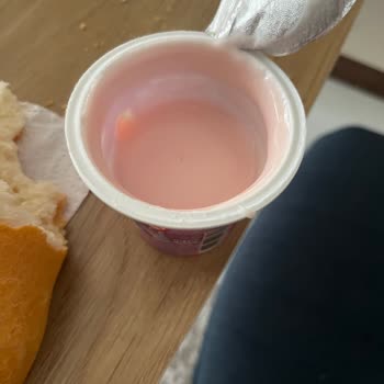 Yogur Danone Suprix medio vacío, reclamo por contenido insuficiente