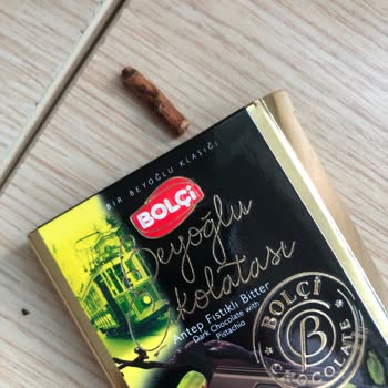 Çikolatanın İçinden Odun Parçası Çıkmasıyla Yaşadığım Şok Ve Hayal Kırıklığı