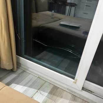 Turda Konforsuz Otobüs Ve Güvenliksiz Otel Deneyimi