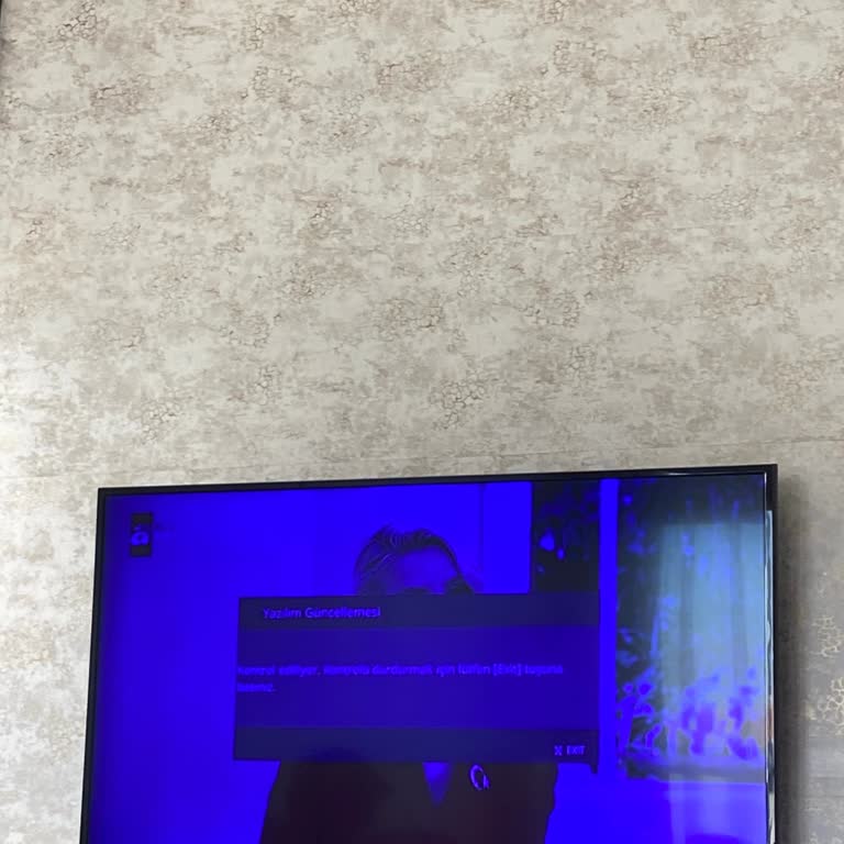 Grundig Televizyon Kısa Sürede Ekranda Renk Sorunu Yaşattı
